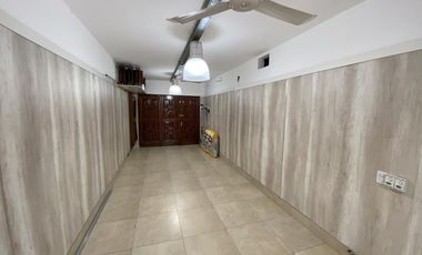 Casa  en Venta - 5 amb.  - Ramos Mejia Sur -