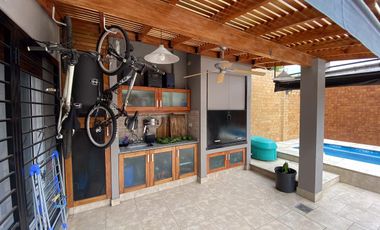 Casa  en Venta - 5 amb.  - Ramos Mejia Sur -