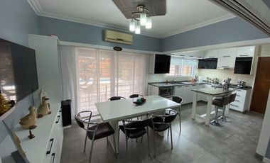 Casa  en Venta - 5 amb.  - Ramos Mejia Sur -