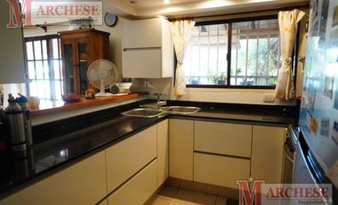 Casa en  VENTA ubicada en  Castelar Norte