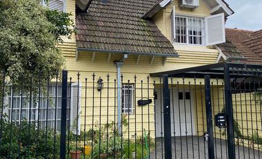 Casa en  VENTA ubicada en  Castelar Norte