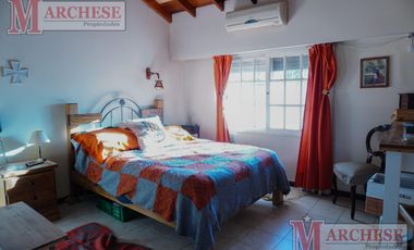 Casa en  VENTA ubicada en  Castelar Norte