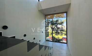 CASA AMUEBLADA EN VENTA EN PRIVANZA, SOLARES RESIDENCIAL, ZAPOPAN