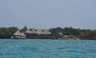 VENTA CASA DE PLAYA EN ISLA DEL ROSARIO - TINTIPAN