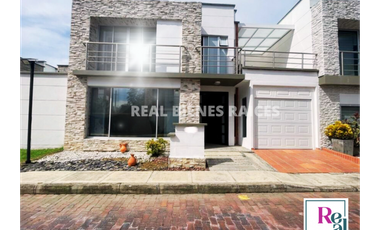 VENDO CASA MEDIANERA EN UNIDAD CERRADA EN LA CEJA, ANTIOQUIA