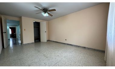 Casa de dos pisos en alquiler - Barrio Parque Lineal Palmira Valle