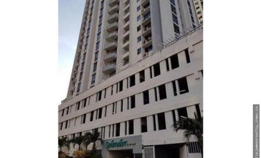 Venta en PH Splendor by the Park, vía España