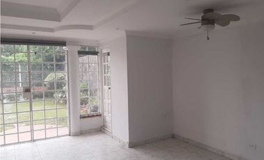 ALQUILER CASA EN BETANIA CLUB X 400M2  YM