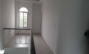 ALQUILER CASA EN BETANIA CLUB X 400M2  YM