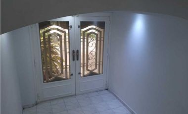 ALQUILER CASA EN BETANIA CLUB X 400M2  YM