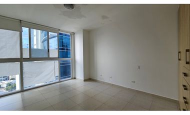 SE ALQUILA APARTAMENTO EN AV. BALBOA