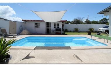 VENTA DE CASA  DE PLAYA EN COSTA ESMERALDA