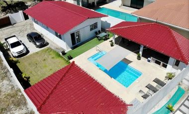 VENTA DE CASA  DE PLAYA EN COSTA ESMERALDA