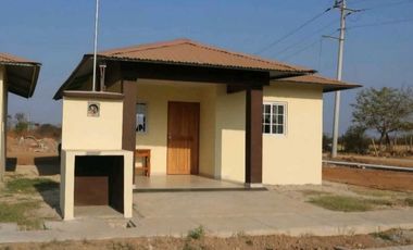 ALQUILO CASA AMOBLADA CIRCUNVALACION INTERNA CHITRE.