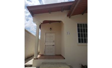 SE ALQUILA CASA EN BRISAS DEL GOLF