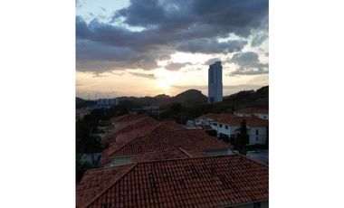 VENDO  CASA DE 4 NIVELES EN TUMBA MUERTO LIMAJO