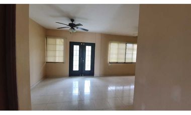 Venta de  casa en Mirador del Lago Las Cumbres