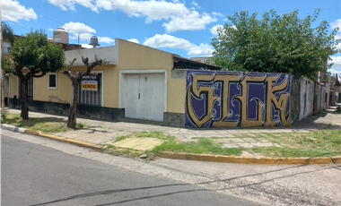 CASA  CALLE WASHINGTON ESQUINA BRUSELAS