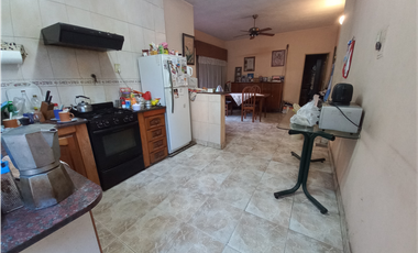 CASA  CALLE WASHINGTON ESQUINA BRUSELAS