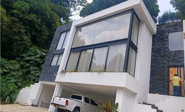 Casa en venta en el sector la brisas Municipio de Sabaneta
