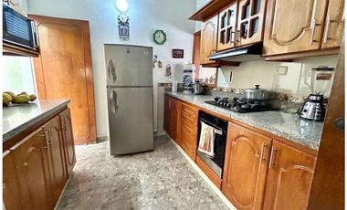 SE VENDE CASA 2do PISO CON AIRE EN LA AMERICA NIZA