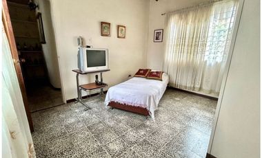 SE VENDE CASA 2do PISO CON AIRE EN LA AMERICA NIZA