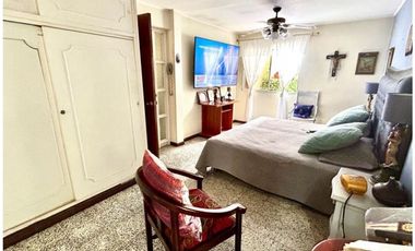 SE VENDE CASA 2do PISO CON AIRE EN LA AMERICA NIZA