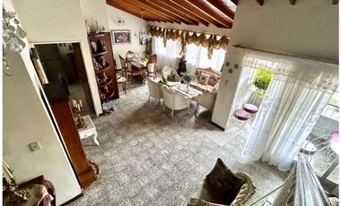 SE VENDE CASA 2do PISO CON AIRE EN LA AMERICA NIZA