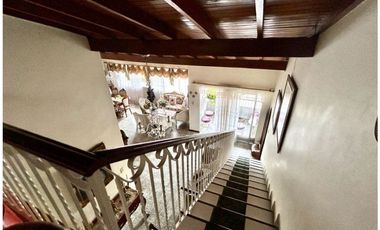 SE VENDE CASA 2do PISO CON AIRE EN LA AMERICA NIZA