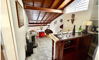SE VENDE CASA 2do PISO CON AIRE EN LA AMERICA NIZA