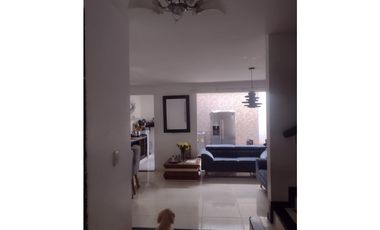 VENTA CASA DOS PISOS QUINTAS DEL BOSQUE -  VILLAVICENCIO