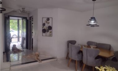 VENTA CASA DOS PISOS QUINTAS DEL BOSQUE -  VILLAVICENCIO