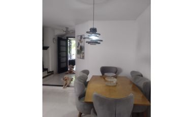 VENTA CASA DOS PISOS QUINTAS DEL BOSQUE -  VILLAVICENCIO