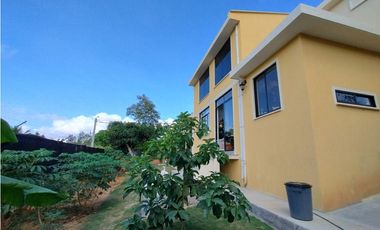EN VENTA CASA CAMPESTRE ACAPULCO RUITOQUE BAJO