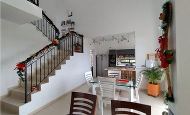 EN VENTA CASA CAMPESTRE ACAPULCO RUITOQUE BAJO