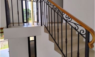 EN VENTA CASA CAMPESTRE ACAPULCO RUITOQUE BAJO