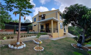 EN VENTA CASA CAMPESTRE ACAPULCO RUITOQUE BAJO