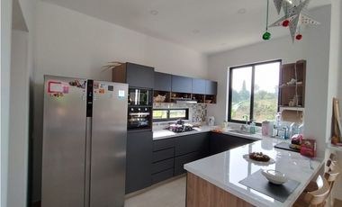 EN VENTA CASA CAMPESTRE ACAPULCO RUITOQUE BAJO