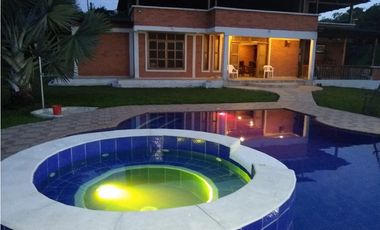 Casa campestre independiente en la Vía Armenia, Pereira!!!