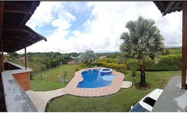 Casa campestre independiente en la Vía Armenia, Pereira!!!