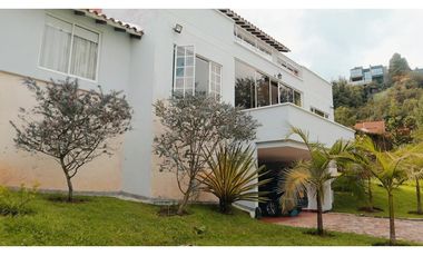 Se Vende Casa en Parcelación San Luis, Envigado