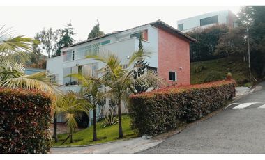 Se Vende Casa en Parcelación San Luis, Envigado
