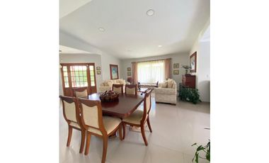 SE VENDE CASA CAMPESTRE EN ZABALETAS ANDALUCA VALLE