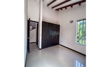 En Venta Casa en Conjunto Cerrado Senderos del Llano 2 (Restrepo)