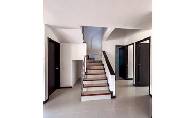 En Venta Casa en Conjunto Cerrado Senderos del Llano 2 (Restrepo)