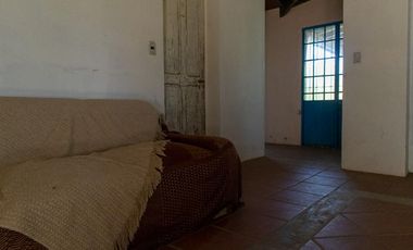 Casa estilo campo cerca del centro, Lobos