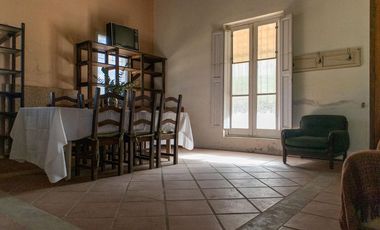 Casa estilo campo cerca del centro, Lobos
