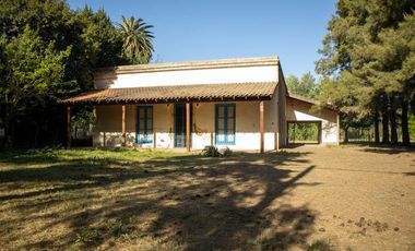 Casa estilo campo cerca del centro, Lobos