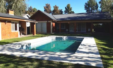 Casa en Alquiler Vacacional- Barrio Parque Sakura - Exaltación de la Cruz