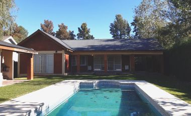 Casa en Alquiler Vacacional- Barrio Parque Sakura - Exaltación de la Cruz
